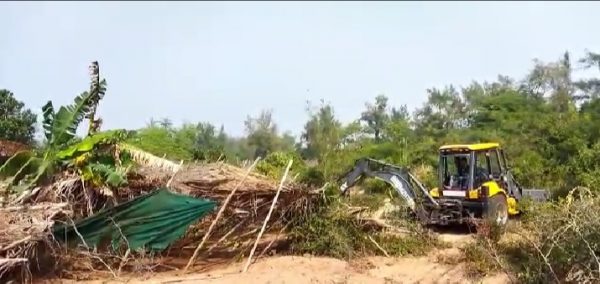 Villagers oppose the removal of betel vines at the JSW project site