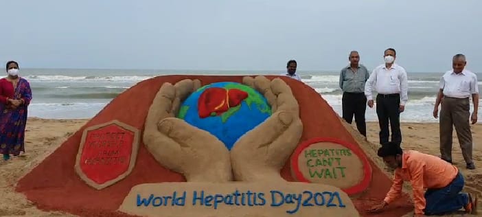 International Artist makes sand art on Hepatitis Day 