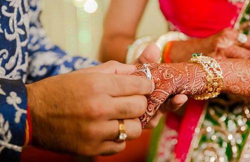 Bridegroom finds bride of same sex in Bhadrak 