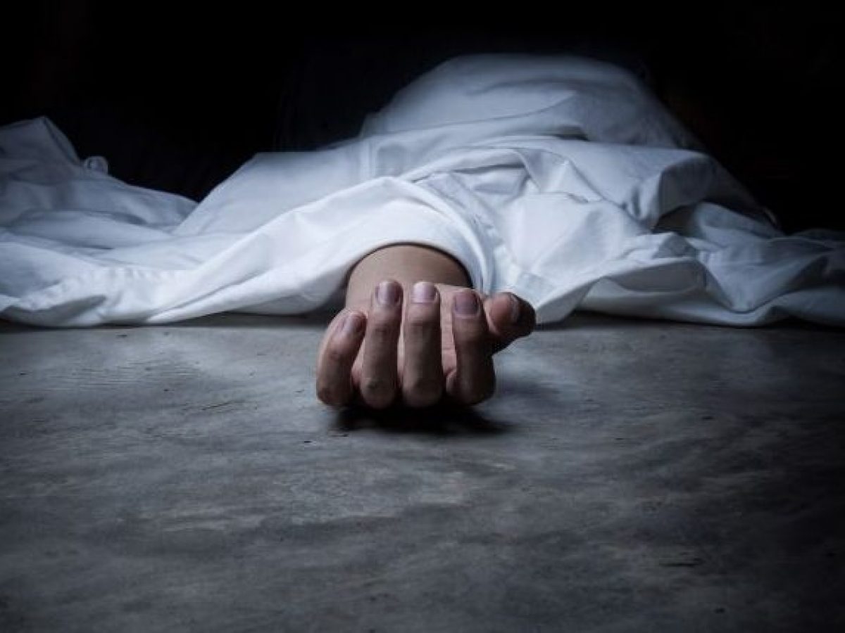 Girl student of BJB College found dead in hostel