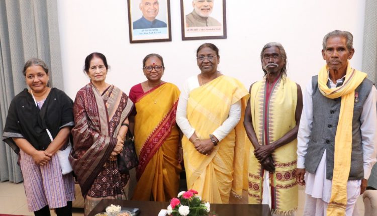President-elect Droupadi Murmu meets with Odisha's Padma award winners