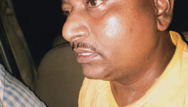 JE caught red-handed taking Rs 25,000 bribe in Jharsuguda