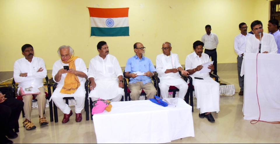 Congress leaders Digvijay and Jairam meet with several social organisations ahead of Bharat Jodo Yatra