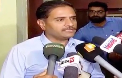 Residents of the capital must obtain authorization from the city body to have pet dogs