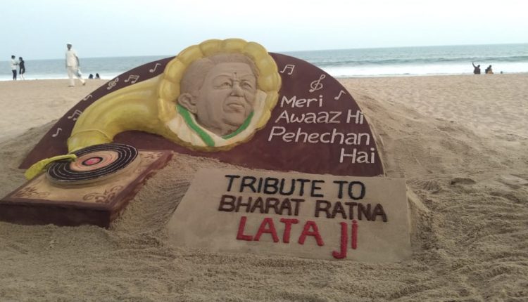 Sudarsan Pattnaik pays tribute to Lata Mangeshkar on her first death anniversary with sand art