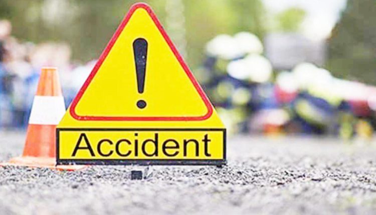 Over 15 injured as pickup van overturns in Bargarh