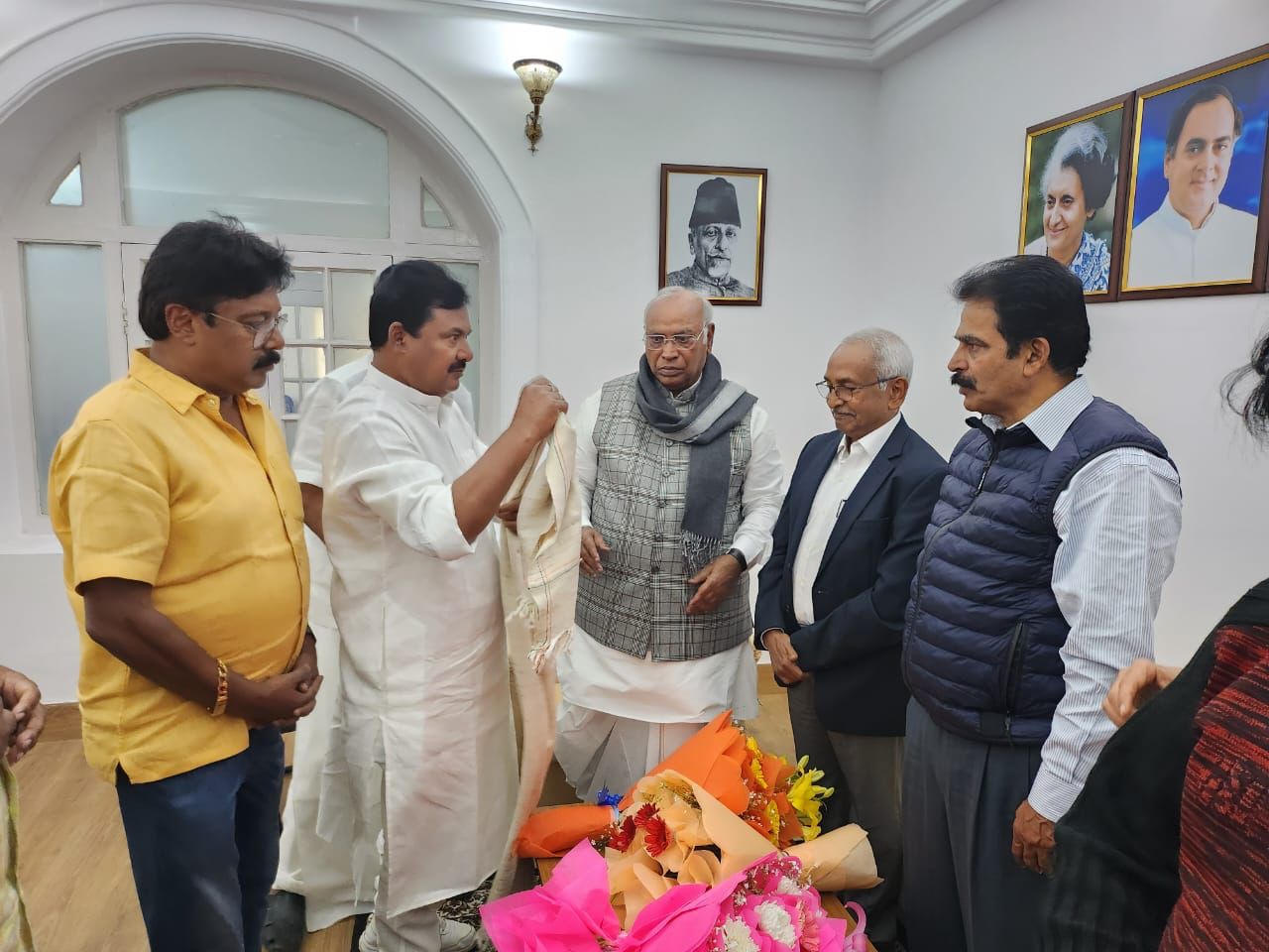 Odisha’s ex-Chief Secretary Bijay Patnaik joins Congress