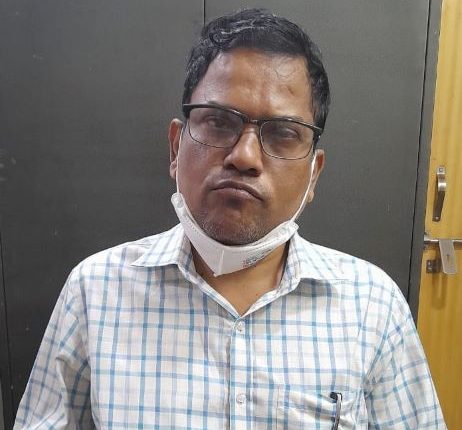 Odisha Vigilance arrests a Tehsildar and seizes five different PAN cards