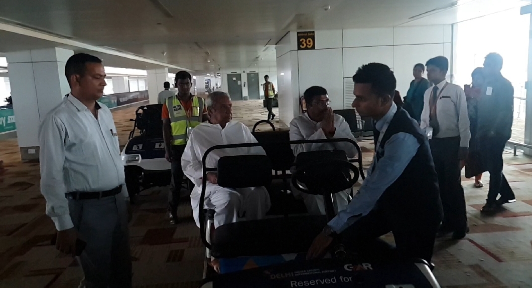 ଧର୍ମେନ୍ଦ୍ରଙ୍କ ସହ ଫଟୋ ଭାଇରାଲ : କ’ଣ କହିଲେ ନବୀନ ?