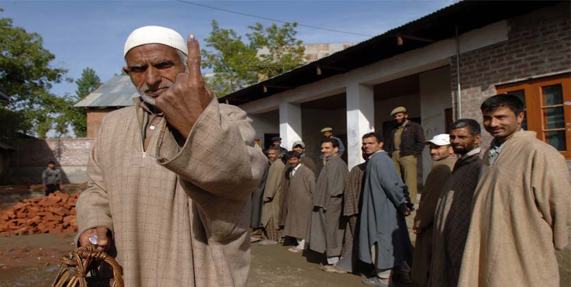 ଜମ୍ମୁ-କଶ୍ମୀରରେ ଚାଲିଛି ଭୋଟିଂ ପ୍ରକ୍ରିୟା