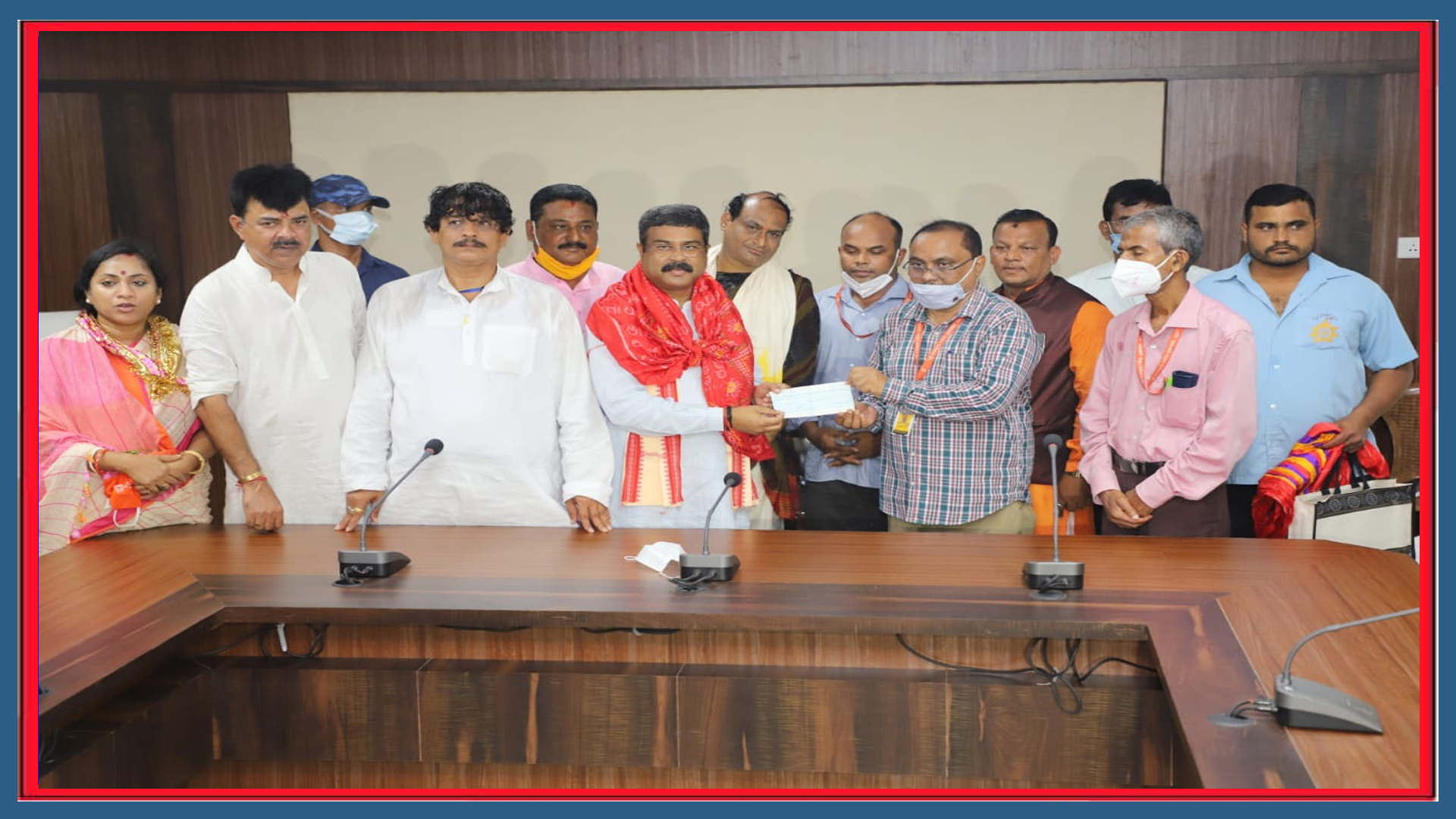 ଗୁଣ୍ଡୁଚି ମୂଷା ସଦୃଶ ବାଲି ଝାଡିବାର ସୌଭାଗ୍ୟ ଲାଭ କଲ : ଧର୍ମେନ୍ଦ୍ର