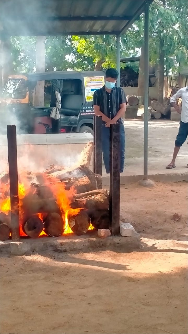 ଡାକ୍ତରଖାନା ଥିଲା ଘର, ପରଲୋକ ପରେ ଡାକ୍ତର ଦେଲେ ମୁଖାଗ୍ନି