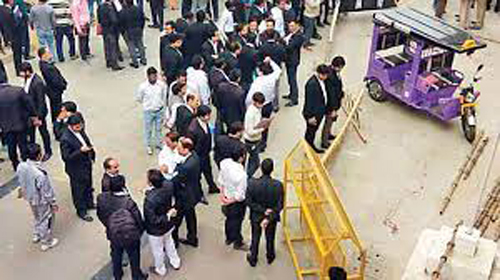 ରୋହିଣୀ କୋର୍ଟ ପରିସରରେ ଗୁଳିକାଣ୍ଡ, ୪ ମୃତ