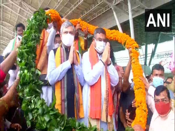 ଧର୍ମେନ୍ଦ୍ରଙ୍କଠାରୁ ଅଶ୍ୱିନୀ ଢେର ଧନୀ