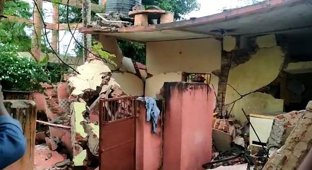 ବିସ୍ଫୋରଣରେ ବଳଙ୍ଗା ଥାନା ଛାତ ଉଡ଼ିଗଲା