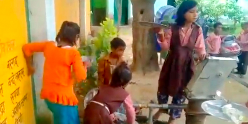 ୟୁପିରେ ଏମିିତି ସ୍କୁଲ: ଏସସି, ଏସଟି ପିଲାଙ୍କ ପାଇଁ ବାସନ ଅଲଗା