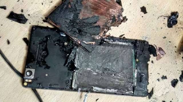 ଫାଟିଲା ମୋବାଇଲ ବ୍ୟାଟେରୀ, ୨ ଭାଇ ଗୁରୁତର 