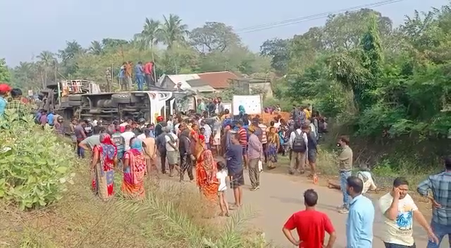 ବସକୁ ପିଟିଲା ଟ୍ରକ: ୬ ମୃତ, ମୃତକ ପରିବାରକୁ ୨ ଲକ୍ଷର ଅନୁକମ୍ପା ସହାୟତା 