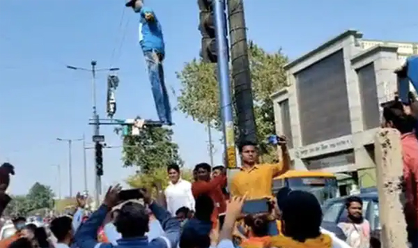 ଭାଲେଣ୍ଟାଇନ୍‌ ଡେକୁ ଫାଶୀ