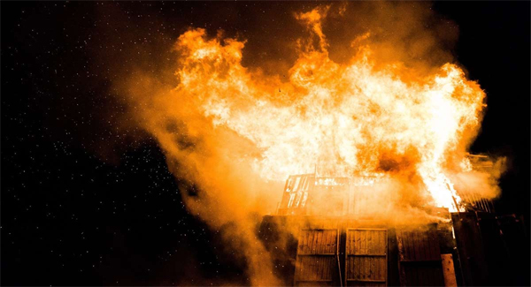 ସରପଞ୍ଚଙ୍କ ଘର ଉପରେ ବୋମାମାଡ଼