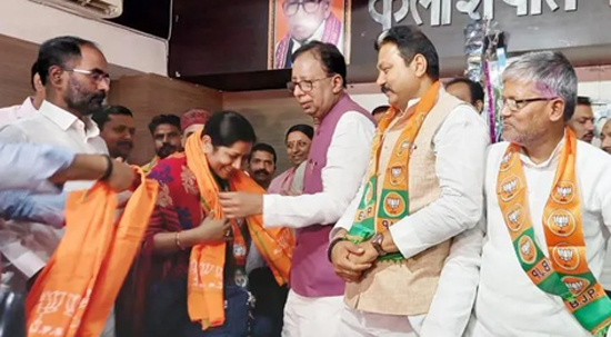 ବିଜେପିରେ ମିଶିଲେ ୩ ଭିଆଇପି ବିଧାୟକ