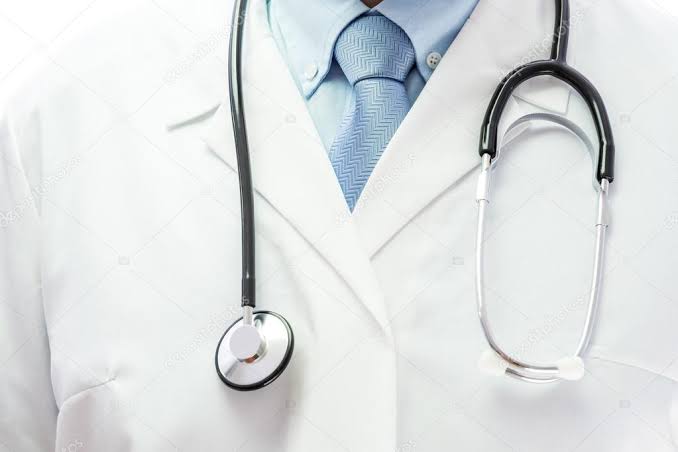 ଡାକ୍ତରଙ୍କ କ୍ୱାର୍ଟର୍ସରେ ପହଁଚିଲେ ସିଡିଏମ୍‌ଓ... ଦେଖିଲେ 