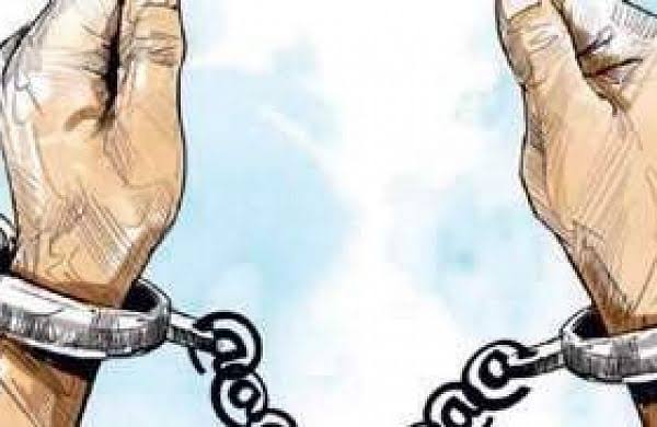 ସ୍ତ୍ରୀର ଅନ୍ତରଙ୍ଗ ଫଟୋ ସୋସିଆଲ ମିଡିଆରେ ଛାଡ଼ିଲା 