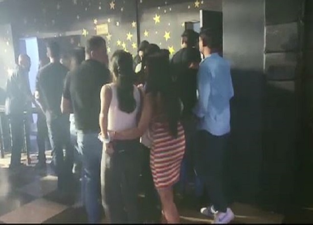 ବିଳମ୍ବିତ ରାତି ରାଜଧାନୀର ବିଭିନ୍ନ ବାର୍‌ରେ ଚଢ଼ଉ