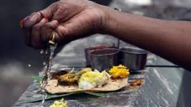 ଆଜିଠୁ ପିତୃପୁରୁଷଙ୍କ ଉଦ୍ଦେଶ୍ୟରେ , ତିଳ ତର୍ପଣ କରୁଛନ୍ତି ଶ୍ରଦ୍ଧାଳୁ