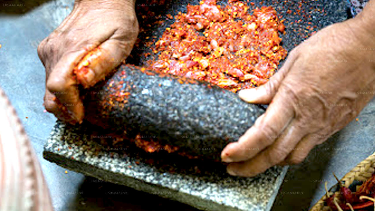 ଲଙ୍କା ଚକଟି ହାତ ପୋଡ଼ୁଥିଲେ କରନ୍ତୁ ଏପରି