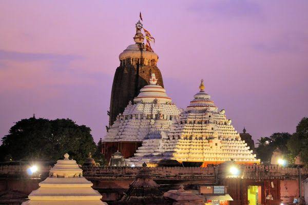 ଆଜି ରାଜାଧିରାଜ ବେଶରେ ଦର୍ଶନ ଦେଉଛନ୍ତି ମହାପ୍ରଭୁ