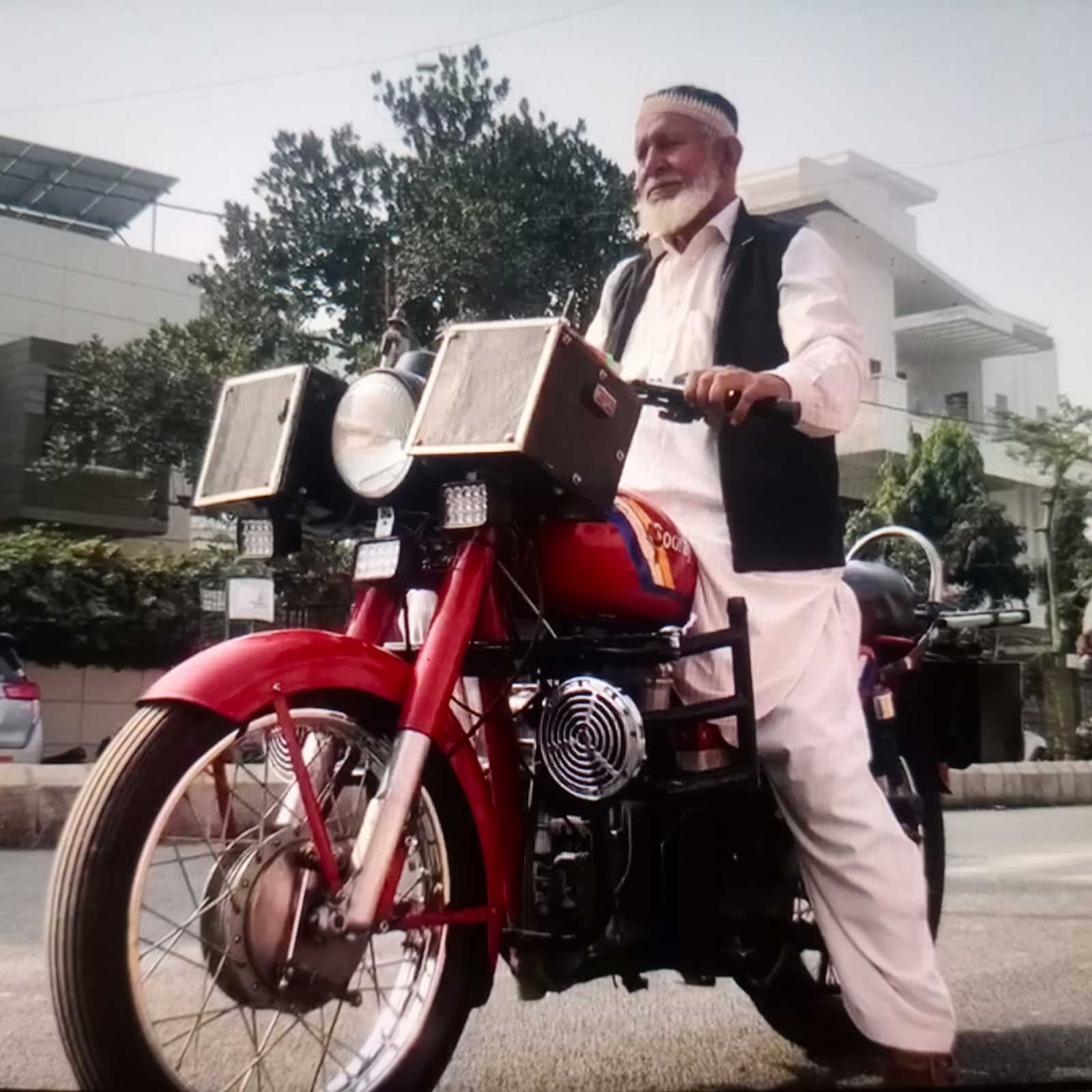 ବୋଲ ମାନୁଛି ମଟର ସାଇକେଲ 