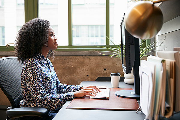 ଦୀର୍ଘ ସମୟ ଧରି ବସି ରହୁଛନ୍ତିକି? ଭୋଗିବେ ଏହି ସମସ୍ୟା 