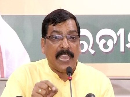 ନବୀନ ଭୟରେ ନାଟକ କରୁଛନ୍ତି: ଗୋଲକ ମହାପାତ୍ର