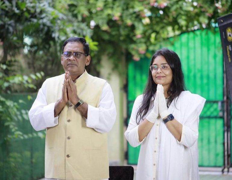 ବାପାଙ୍କୁ ମନେ ପକାଇ କାନ୍ଦି ପକାଇଲେ ଝିଅ ଦୀପାଳି