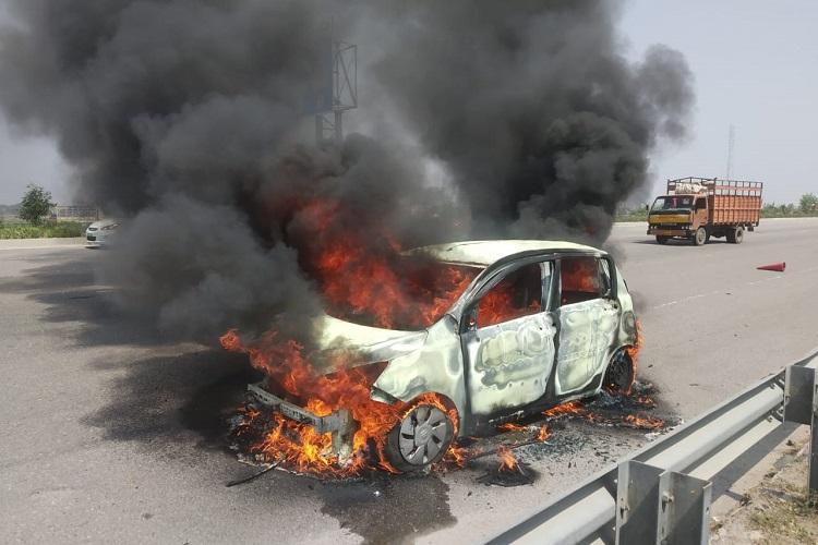  ଜଳିଗଲା କାର୍