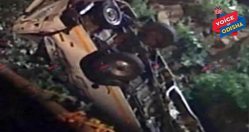 ଘାଟିରେ ଓଲଟିଲା ପିକନିକ୍ ବସ୍ 