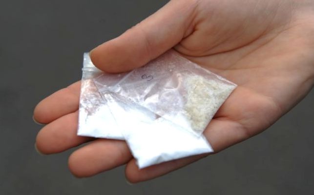 ବନ୍ଧୁକ ଖୋଜୁ ଖୋଜୁ ମିଳିଲା ବ୍ରାଉନସୁଗାର 