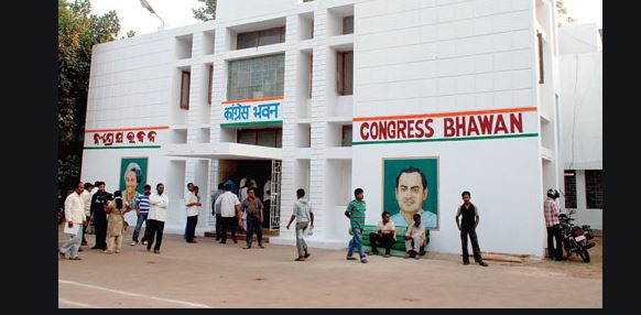 କଂଗ୍ରେସ ଭବନରେ ଧସ୍ତାଧସ୍ତି ।