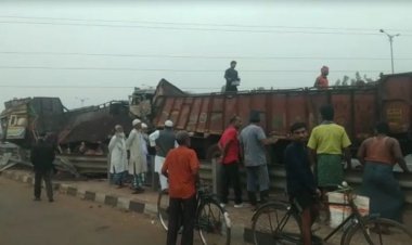 7 killed as mini truck hits stationary truck in Jajpur