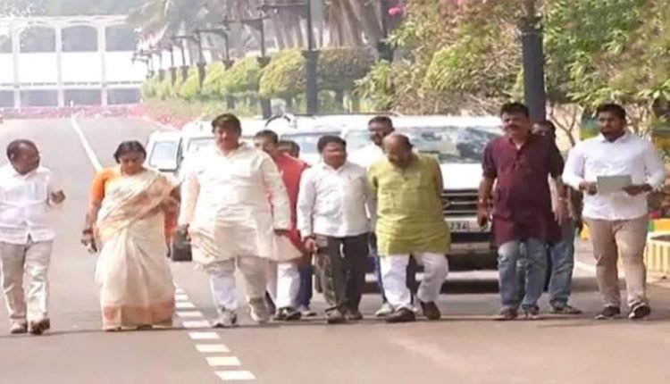 BJP delegation meets Governor over law and order situation