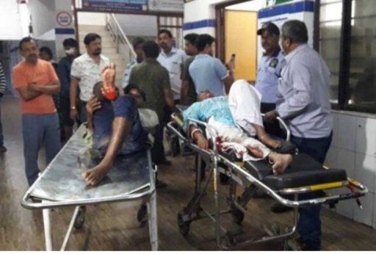 2 killed, five injured as bus rams into Hyva truck in Sundargarh