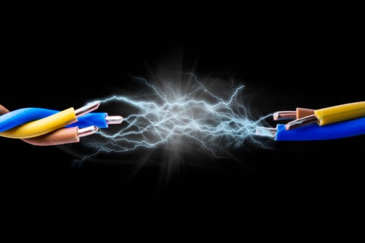 ପିଜୁଳି ତୋଳିବାକୁ ଯାଇଥିଲେ ନାବାଳିକା, ବିଜୁଳି ତାର ସଂସ୍ପର୍ଶରେ ଆସି ଚାଲିଗଲା ଜୀବନ