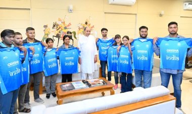 ଭୁବନେଶ୍ବର ରେ ପହଁଞ୍ଚିଲେ ମଣିପୁରରେ ପଢୁଥିବା ଓଡ଼ିଆ ଛାତ୍ରଛାତ୍ରୀମାନେ