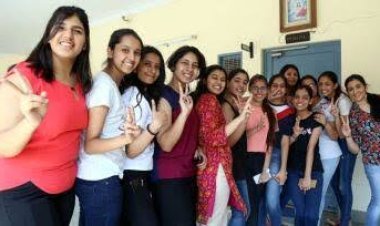 ଯୁକ୍ତ ଦୁଇ ପରୀକ୍ଷା ଫଳ: ବାଜି ମାରିନେଲେ ଛାତ୍ରୀ