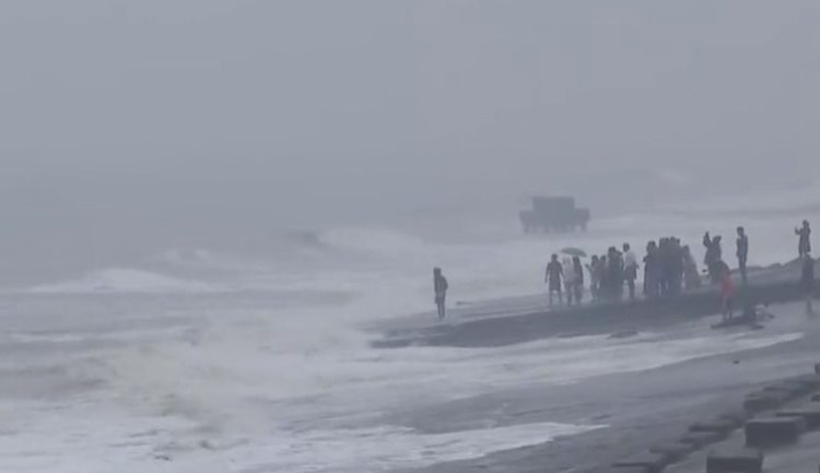 Possibility of cyclone in Bay of Bengal mounting