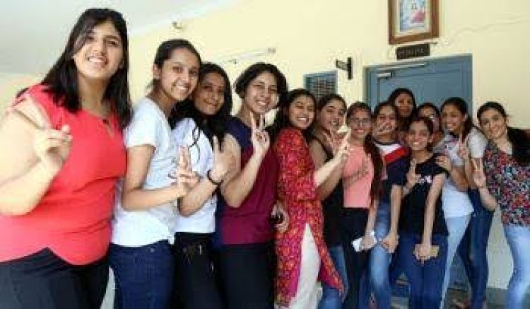 ଯୁକ୍ତ ଦୁଇ ପରୀକ୍ଷା ଫଳ: ବାଜି ମାରିନେଲେ ଛାତ୍ରୀ