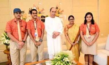Odisha CM Naveen Patnaik Meets NEET 2023 Toppers From Odisha