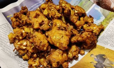 ଅମଲା ବିକିଲେ ପକୁଡ଼ି, କାକରା