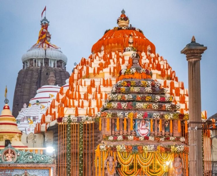 ରତ୍ନବେଦୀ ଛାଡ଼ି ସ୍ନାନବେଦୀକୁ ଚାଲି ଆସିଲେ ଦାରୁଦିଅଁଁ